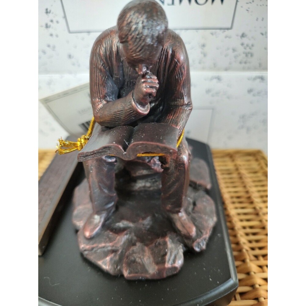 PUTTING GOD FIRST Moments of Faith Sculpture Man w/ Bible Figure Promise Keepers - Picture 8 of 11